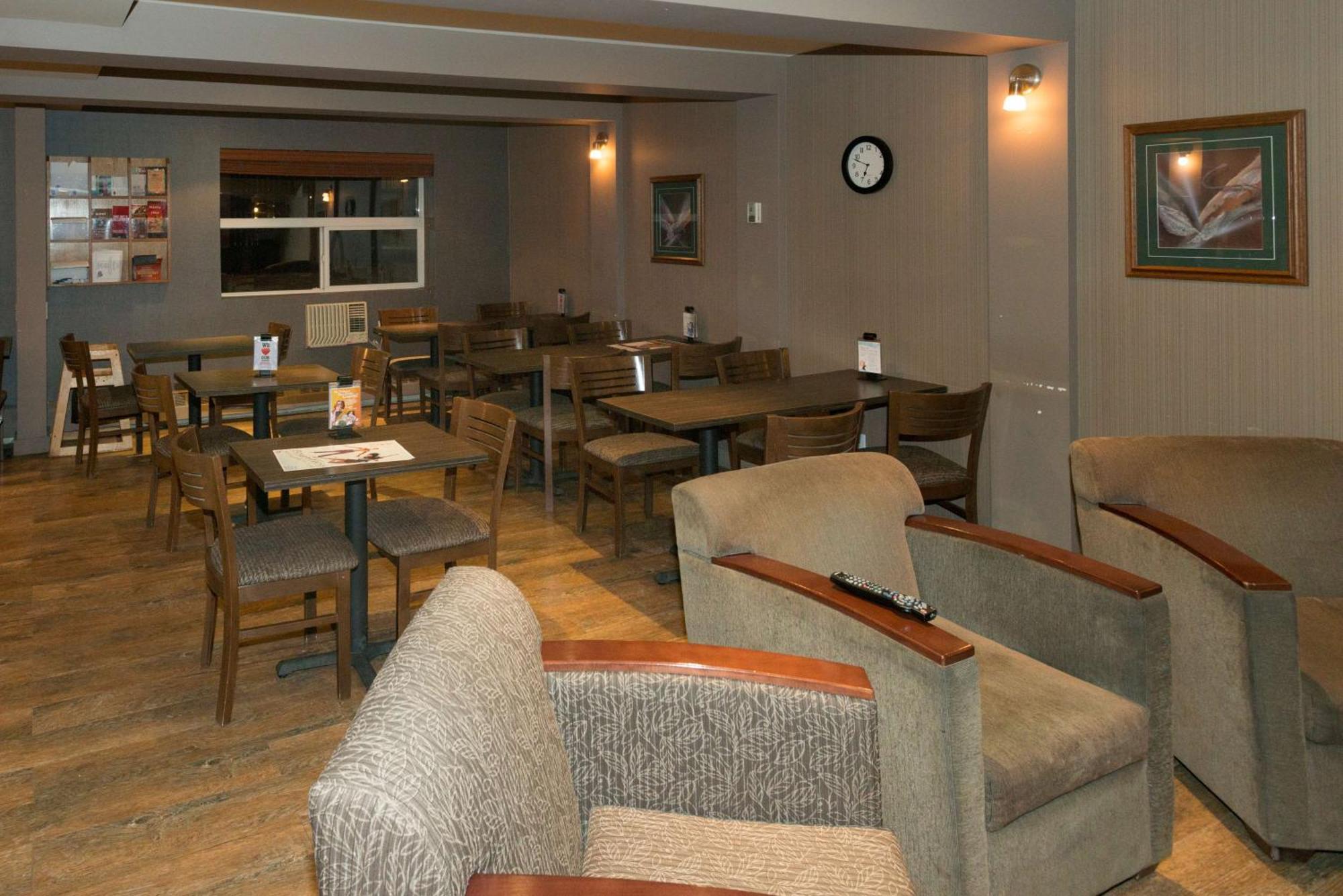 Coast Fort St John Hotel Fort St. John Esterno foto